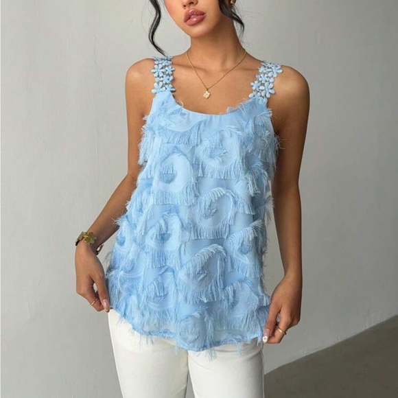 Elegant Cream Floral Women's Top - Picture 5 of 14